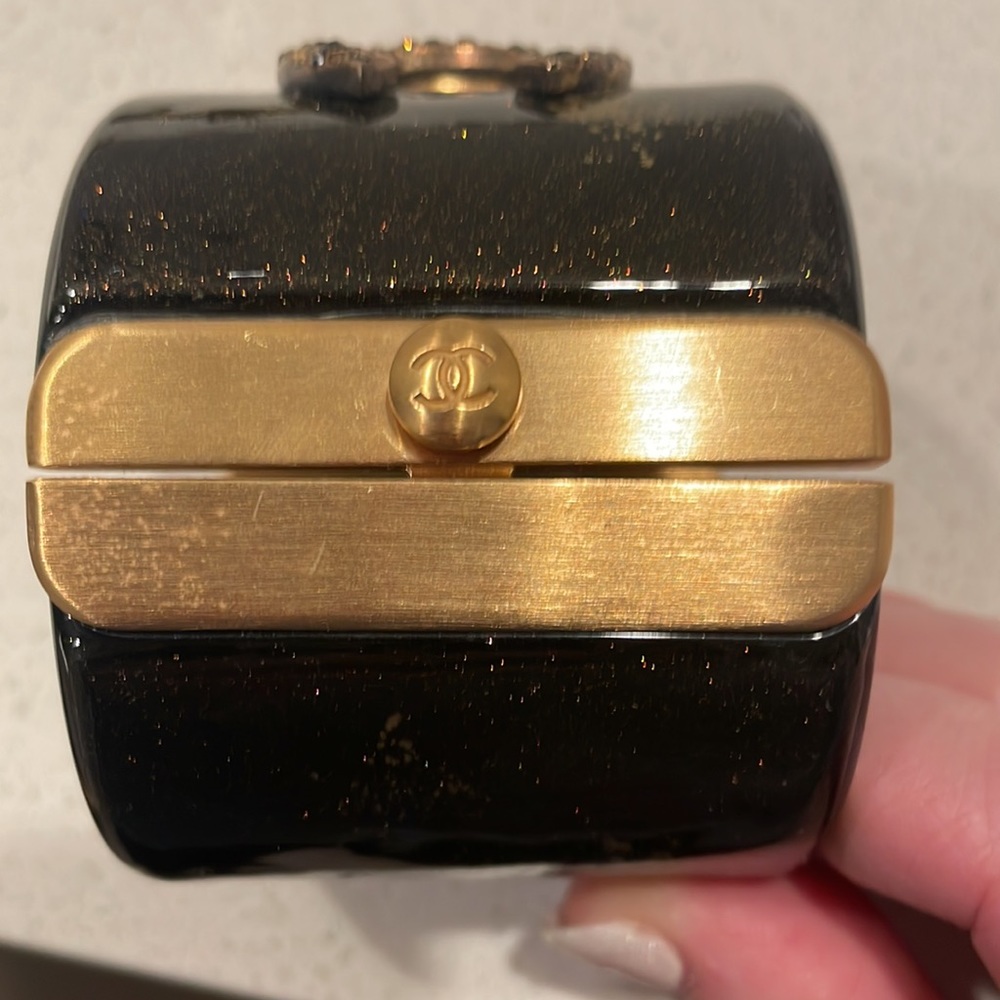 Authentic Chanel cuff - Picture 3 of 12